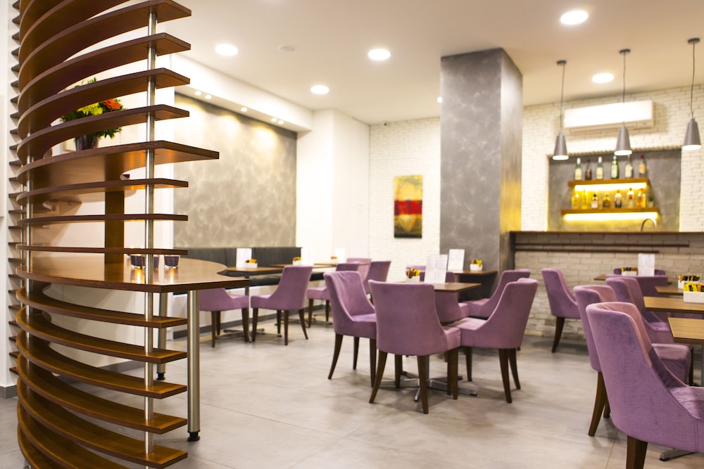 Pan Hotel 48/54