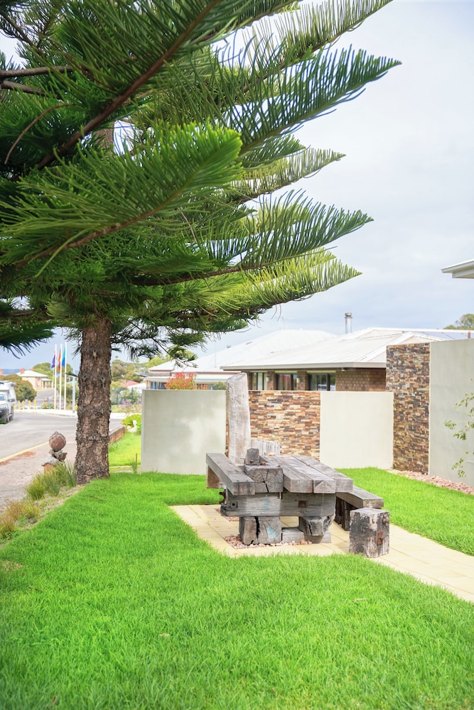 Villas on the Bay Kingscote 34/44