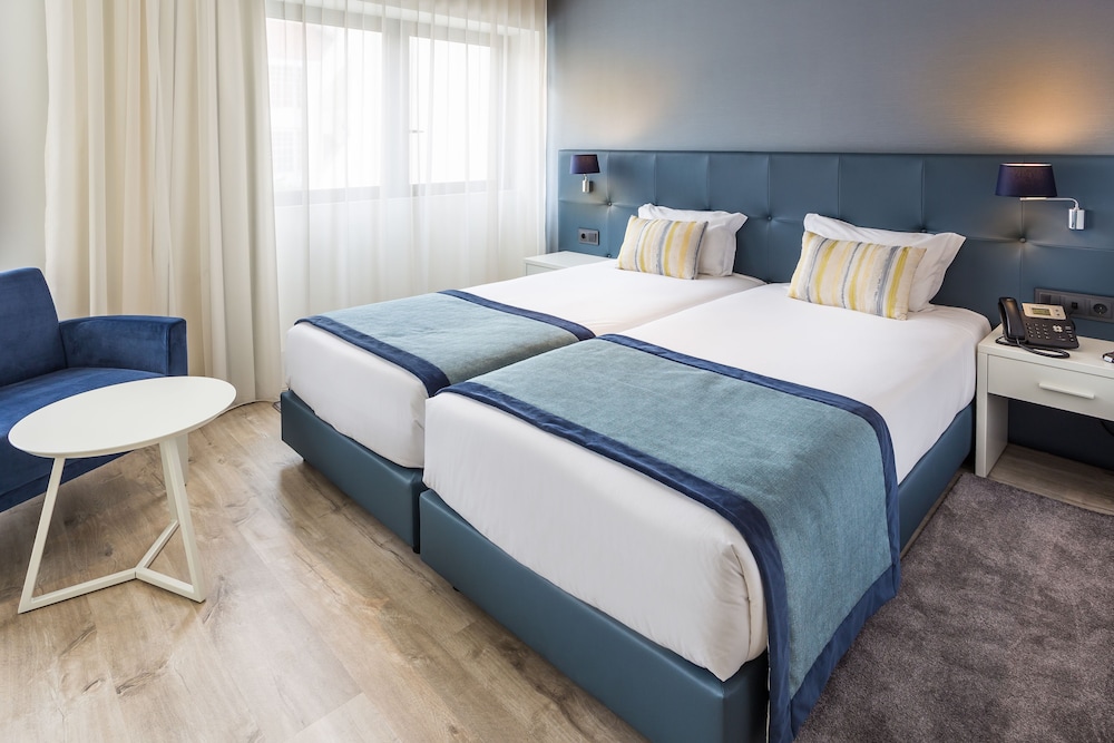 EMPIRE LISBON HOTEL 23/71