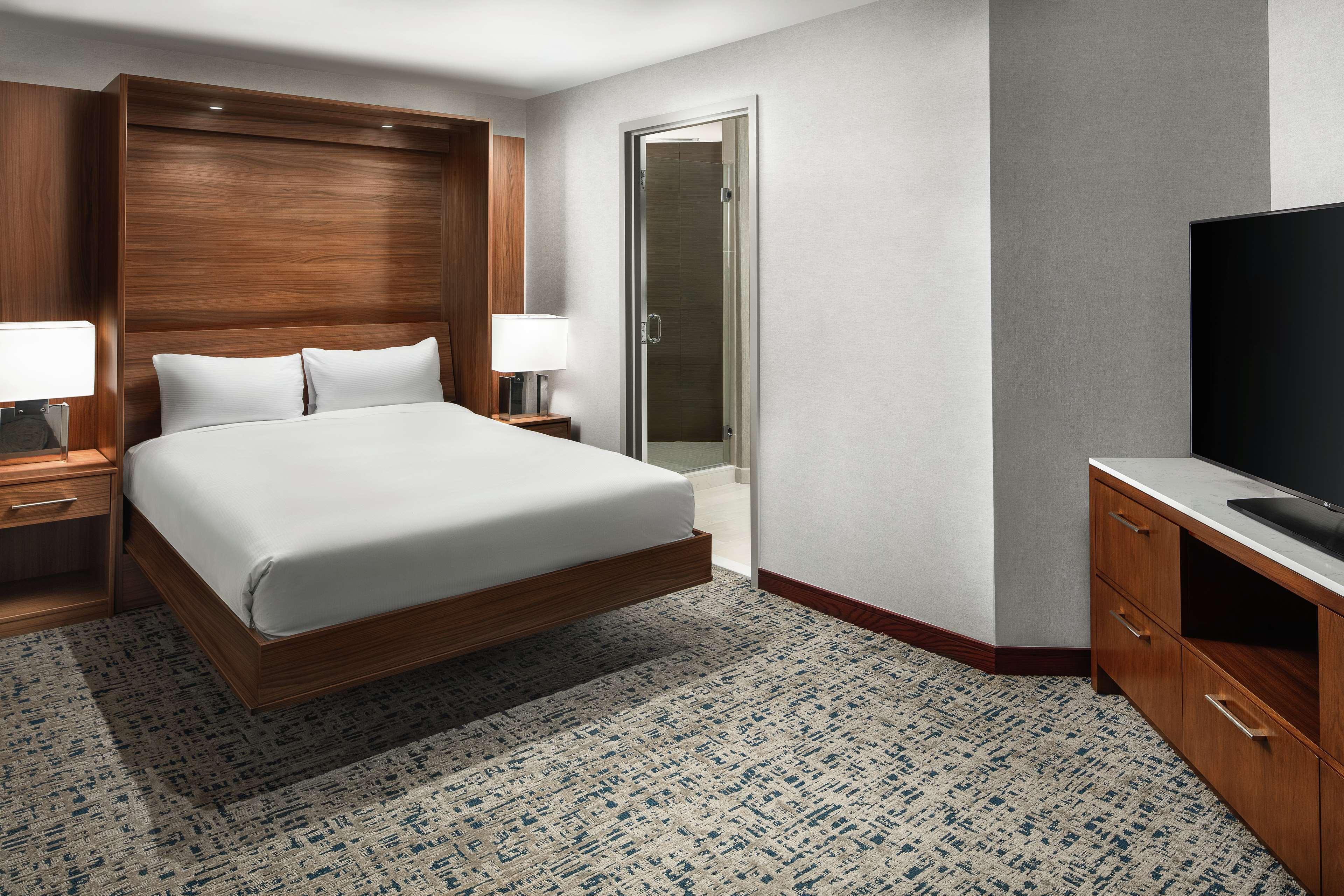 Room at Hilton Boston Logan Airport, BOSTON - MA