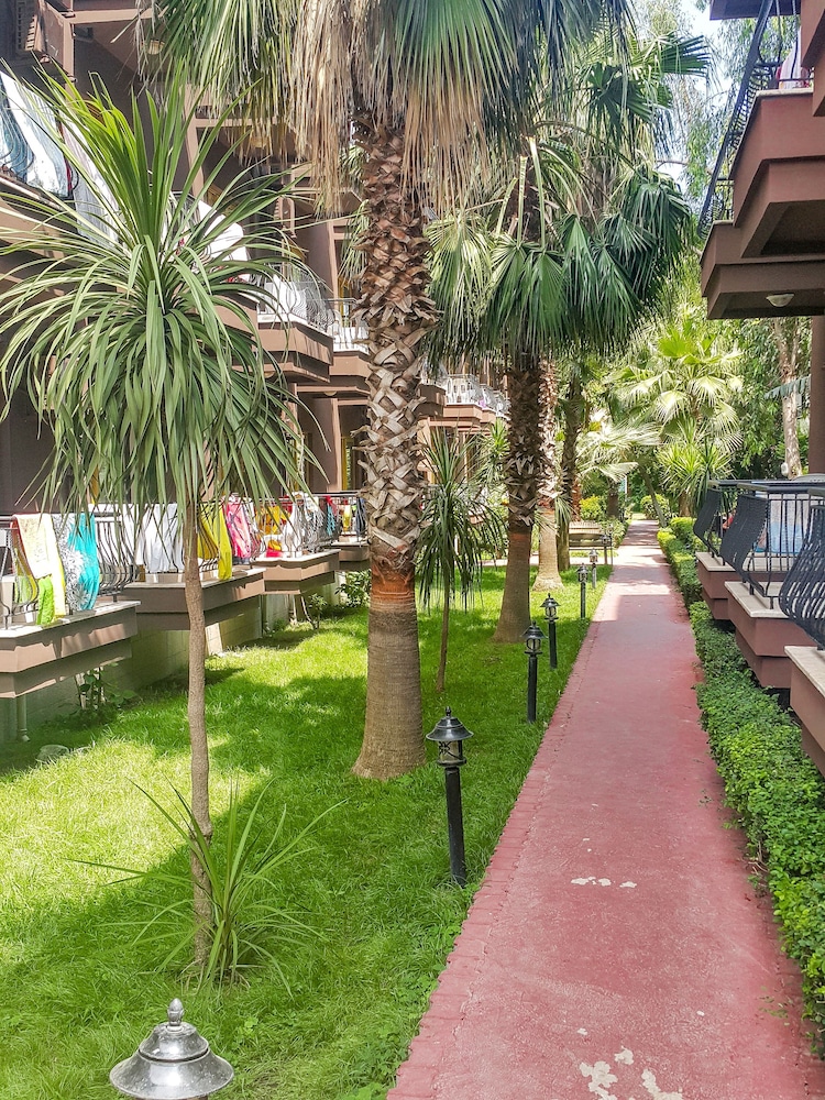 Belpoint Beach Hotel 39/50