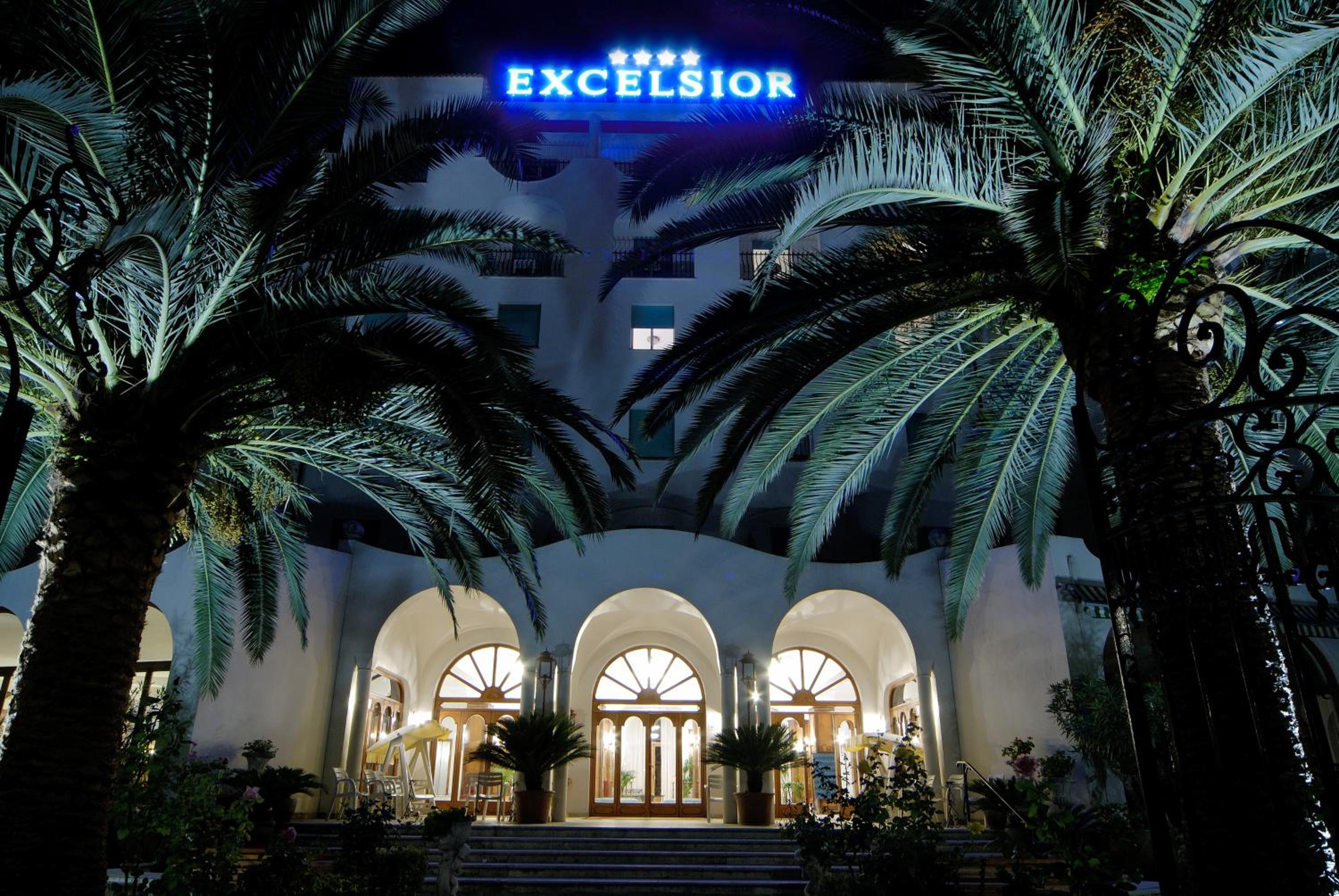 Grand Hotel Excelsior 3/66