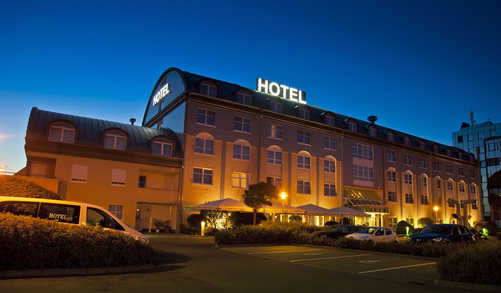 Sachsenpark-Hotel 2/43