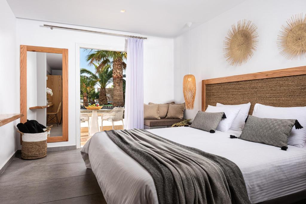 Room, Double Bed, Garden View, Smy Mediterranean White Santorini - Adults Only 3/6