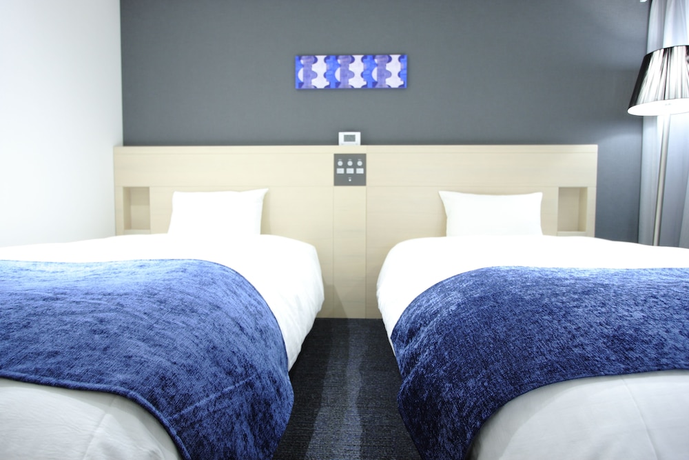 DAIWA ROYNET HOTEL MATSUYAMA 9/63