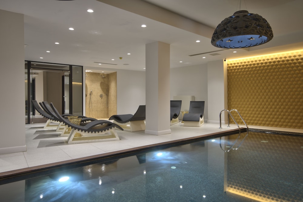 Holm Hotel And Spa 36/76