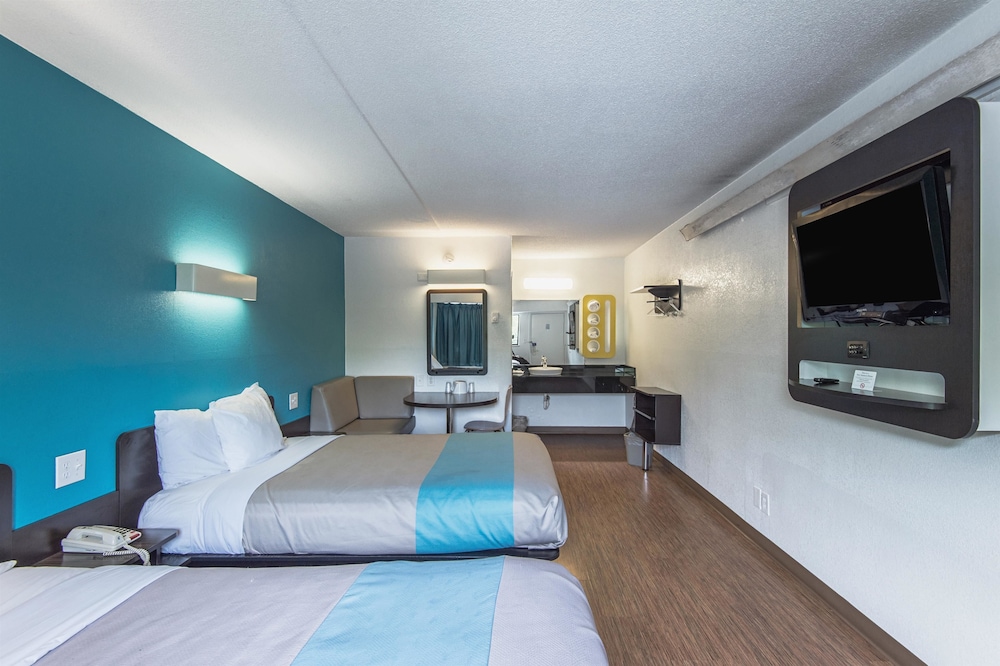 Motel6 Overland Park, KS 10/25