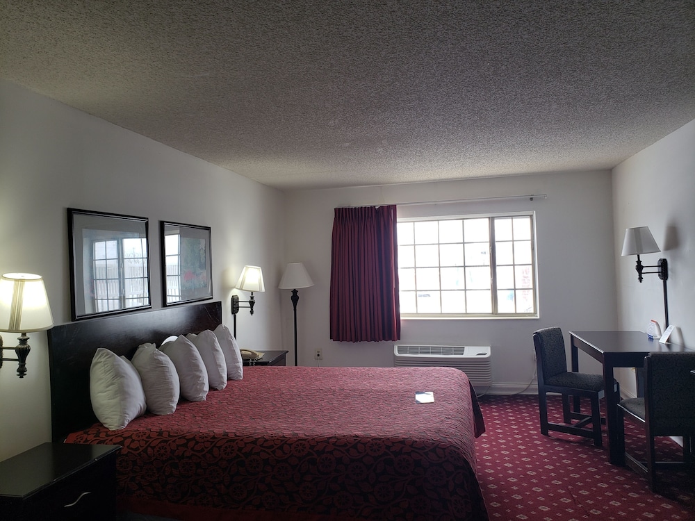 Days Inn by Wyndham Lake Village 18/43