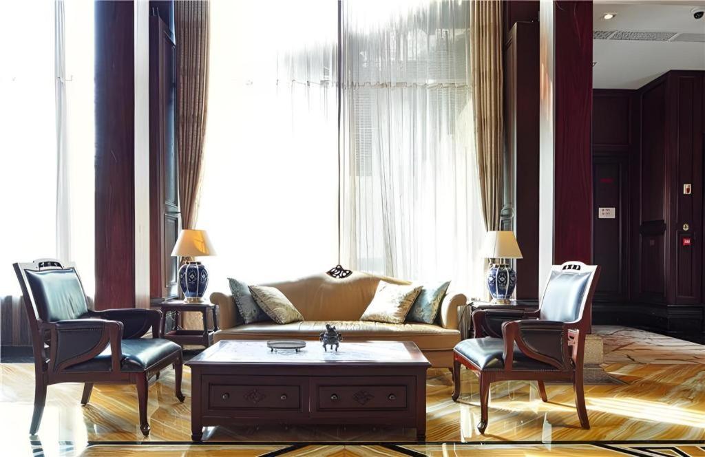 Dockside Boutique Hotel 43/69