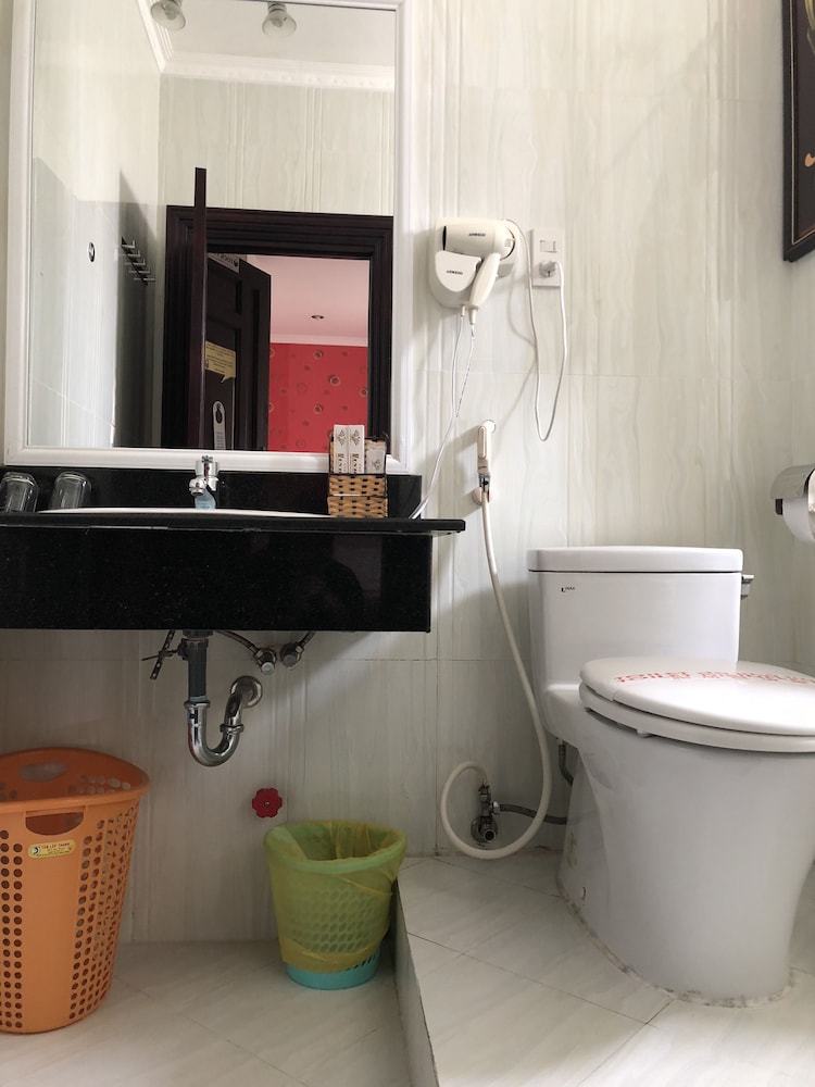 Linh Phuong 2 Hotel 60/64