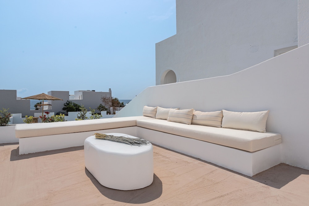 Voca Hotel & Suites 26/40
