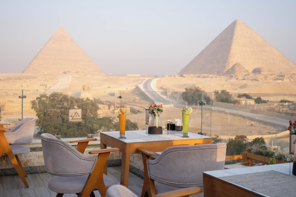 Great Pyramid Inn 38/50