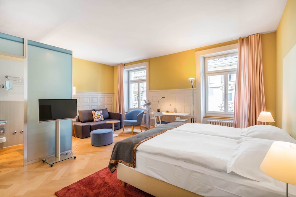JUNIOR SUITE, STUDIO