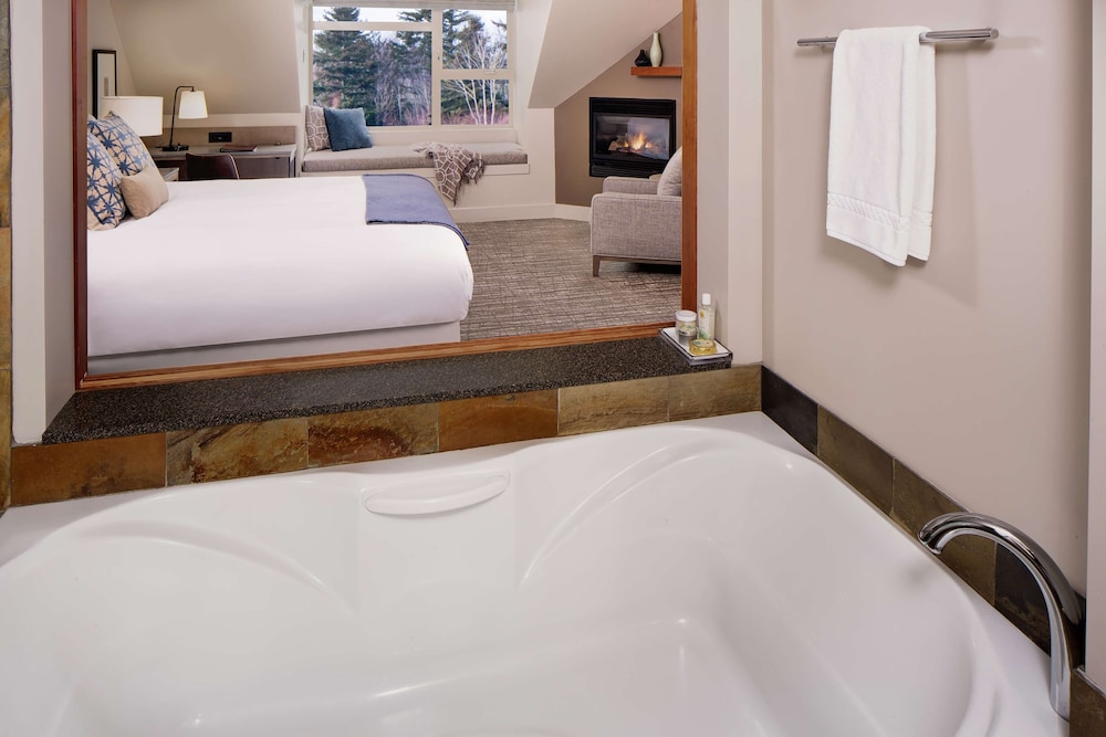 The Chrysalis Inn and Spa Bellingham Curio Collection By Hilton 10/61