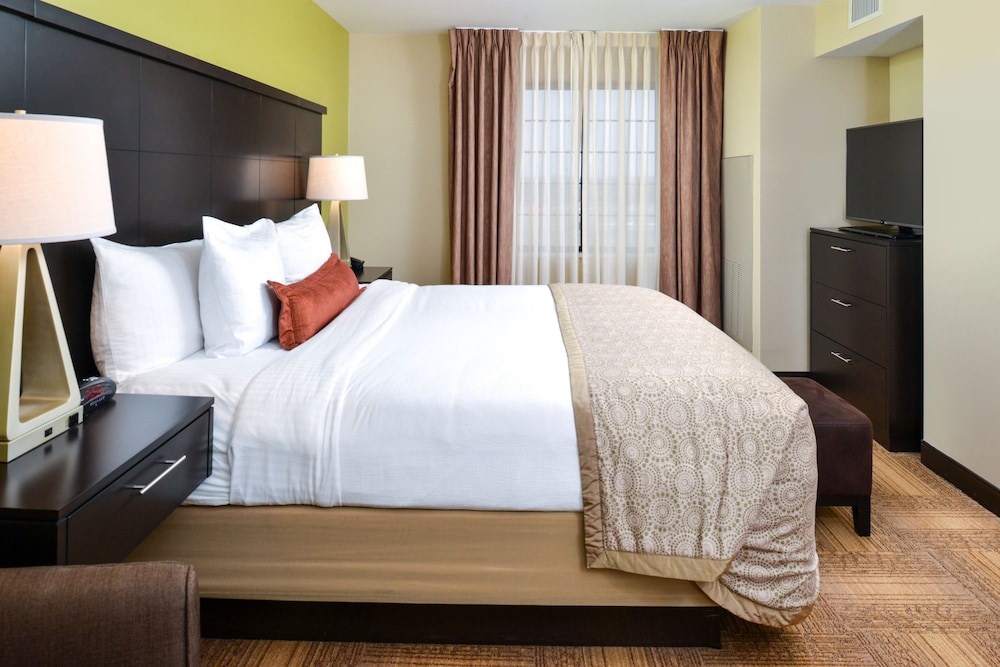 Staybridge Suites Merrillville 5/51