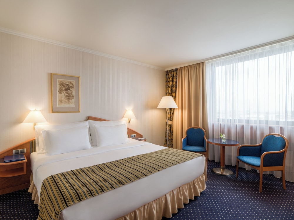 Superior, King Bed, Panorama Prague Hotel 2/5