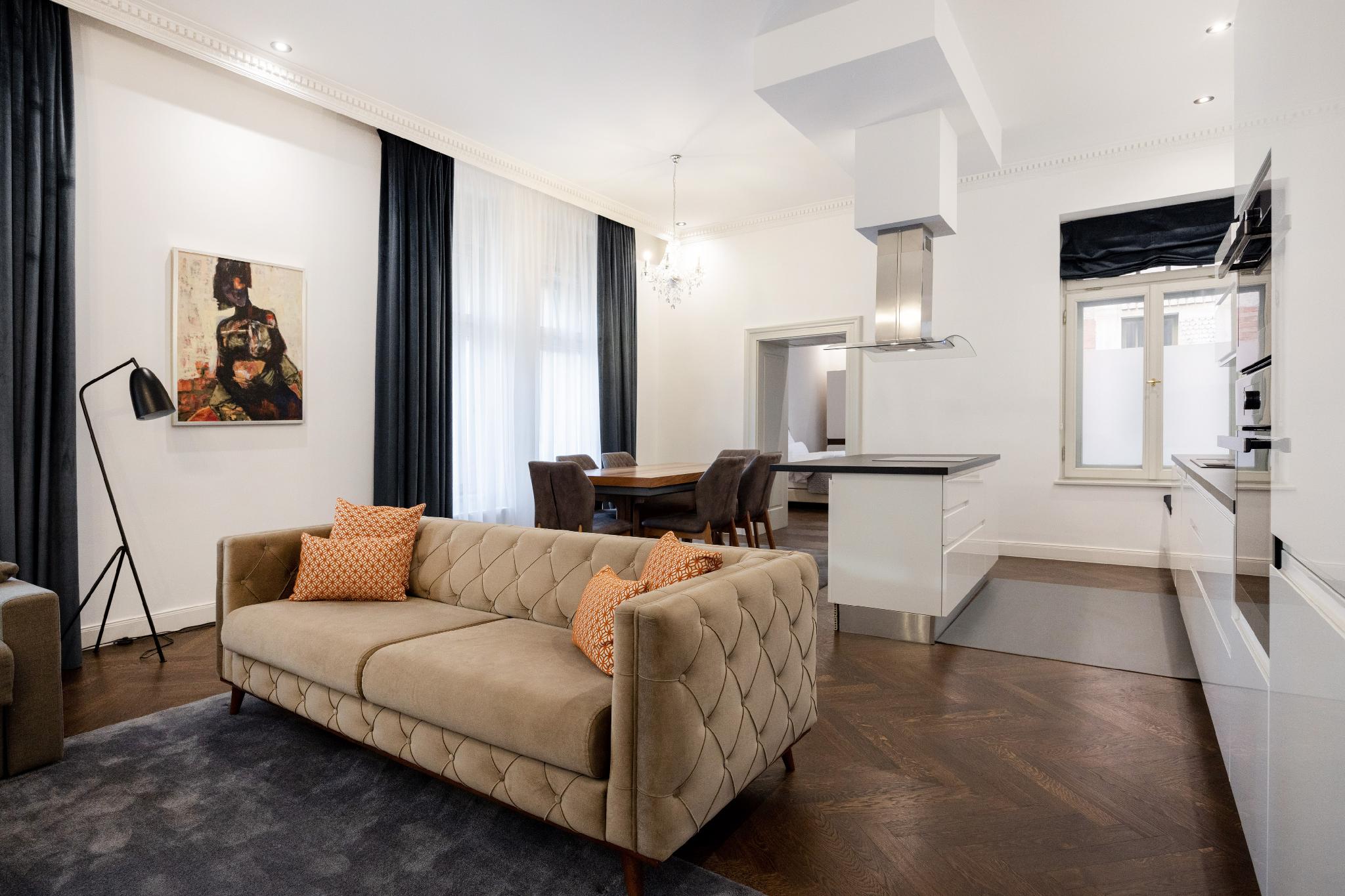 3 Bedrooms, Apartment