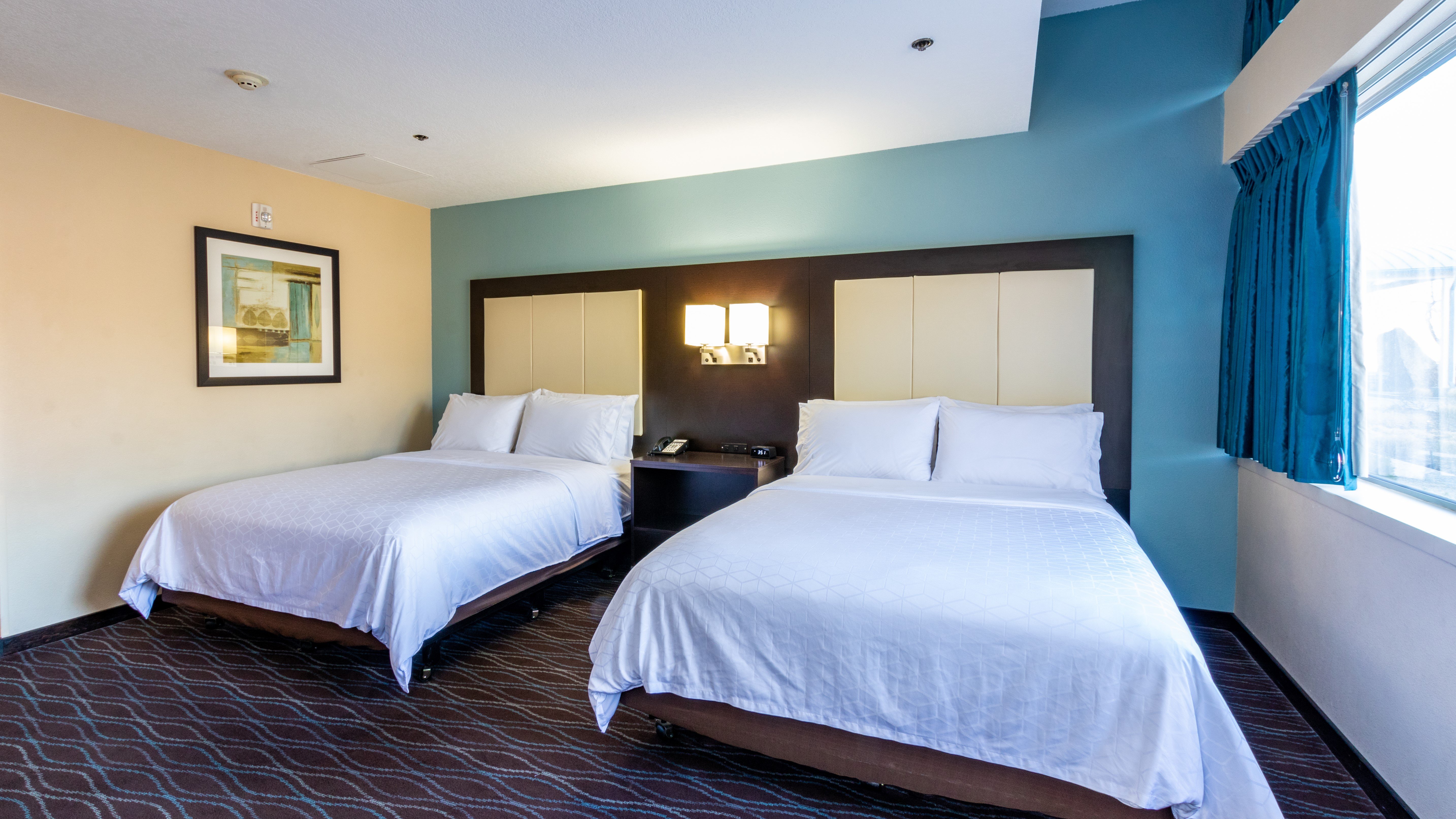 Room, 2 Queen Beds, Mountain View