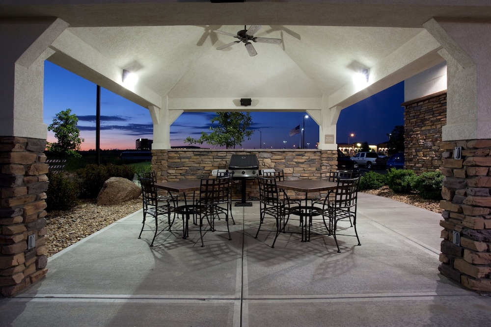 Candlewood Suites Loveland 51/62