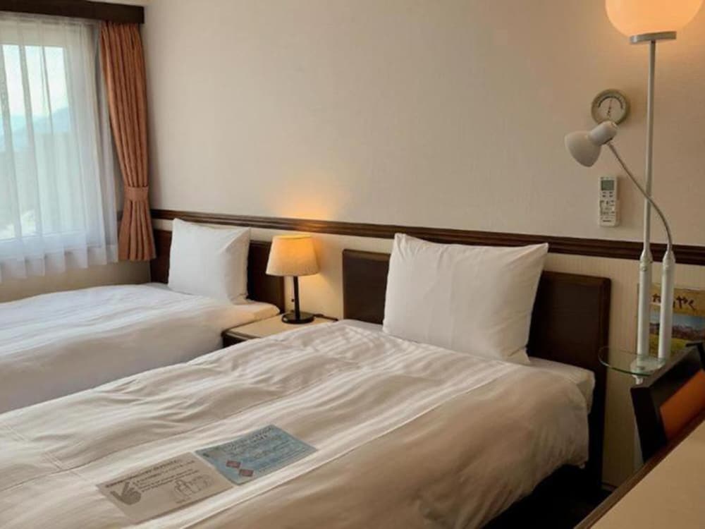 STANDARD, TWIN BEDS, SMOKING