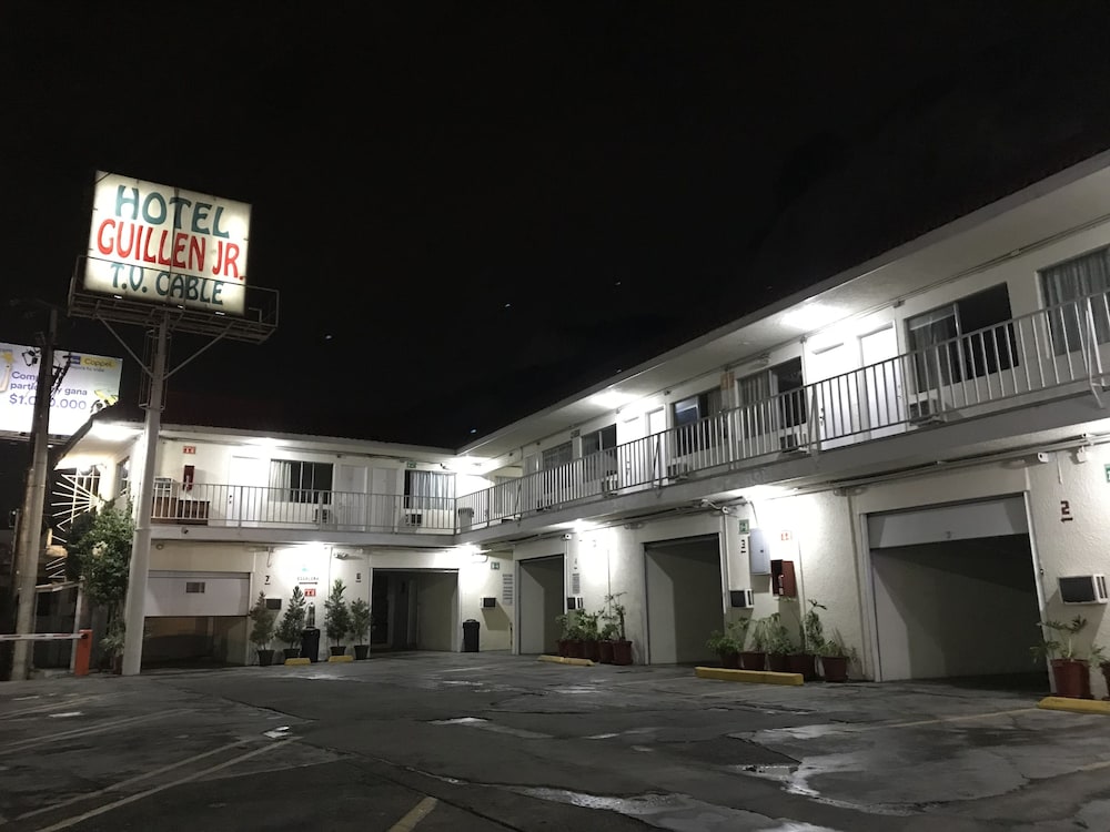 Hotel Guillen Jr 1/33