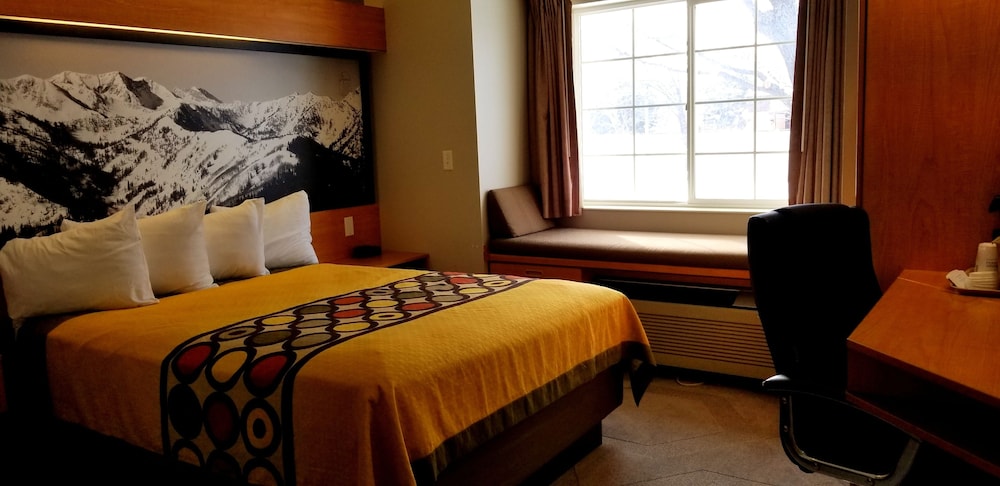 Royal Inn Midvale 23/49