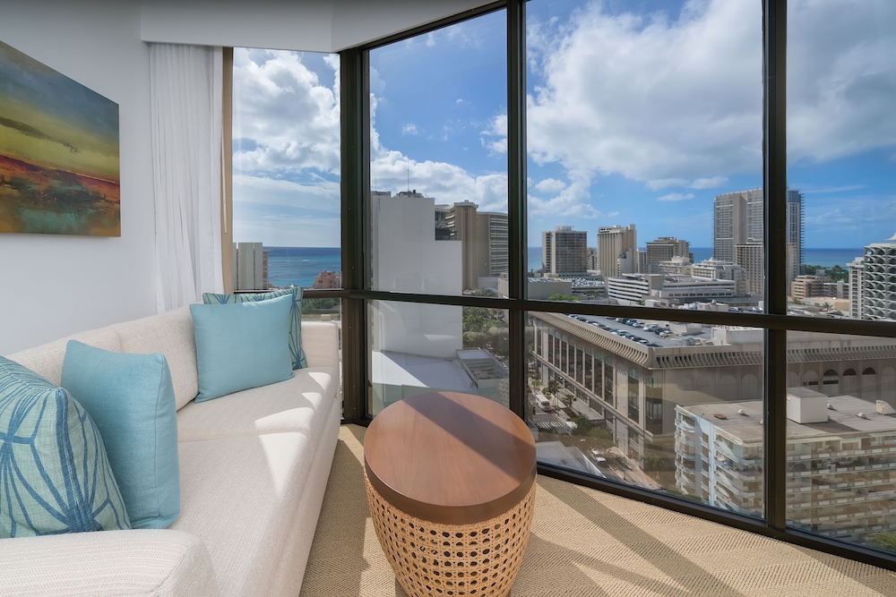 HYATT CENTRIC WAIKIKI BEACH 50/69