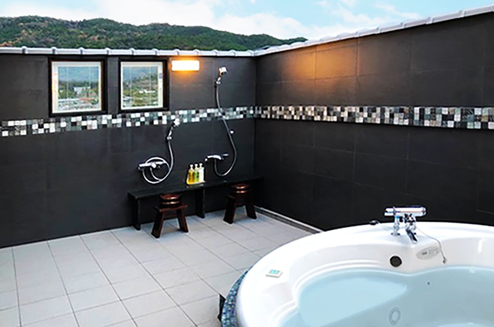 Ryokan Kanade 54/63