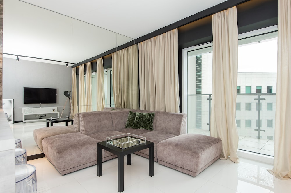 Super-Apartamenty International Fair 28/50