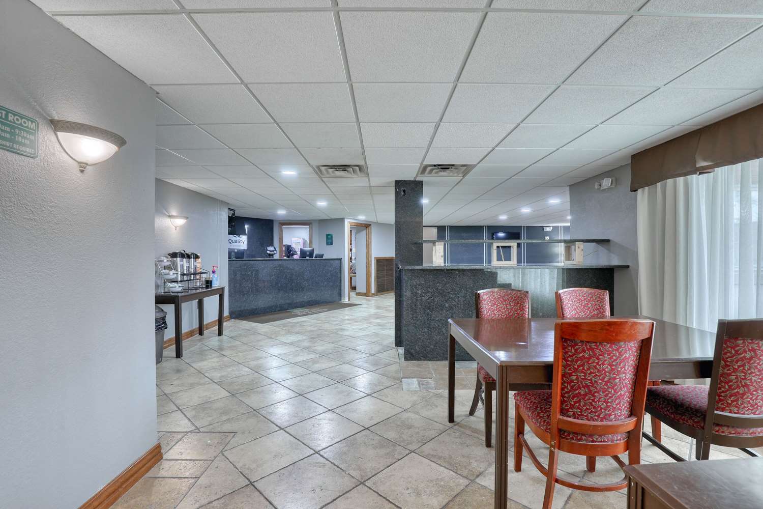 Quality Inn & Suites Green Bay Downtown 21/25
