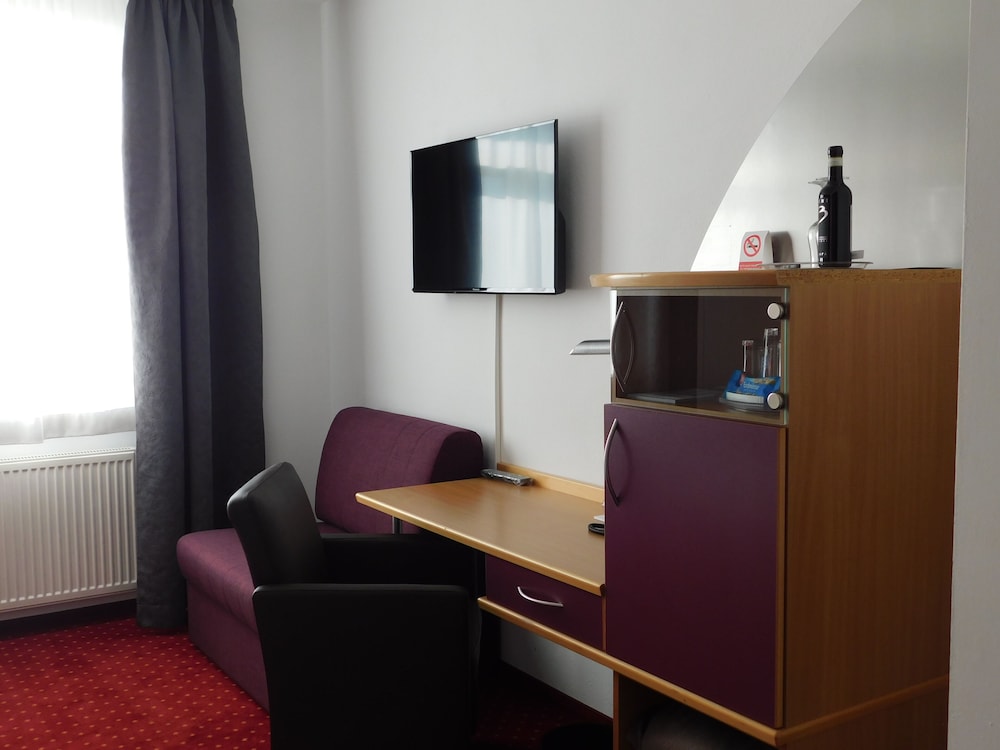 Hotel Konrad Poetzel Holzkirchen 43/50