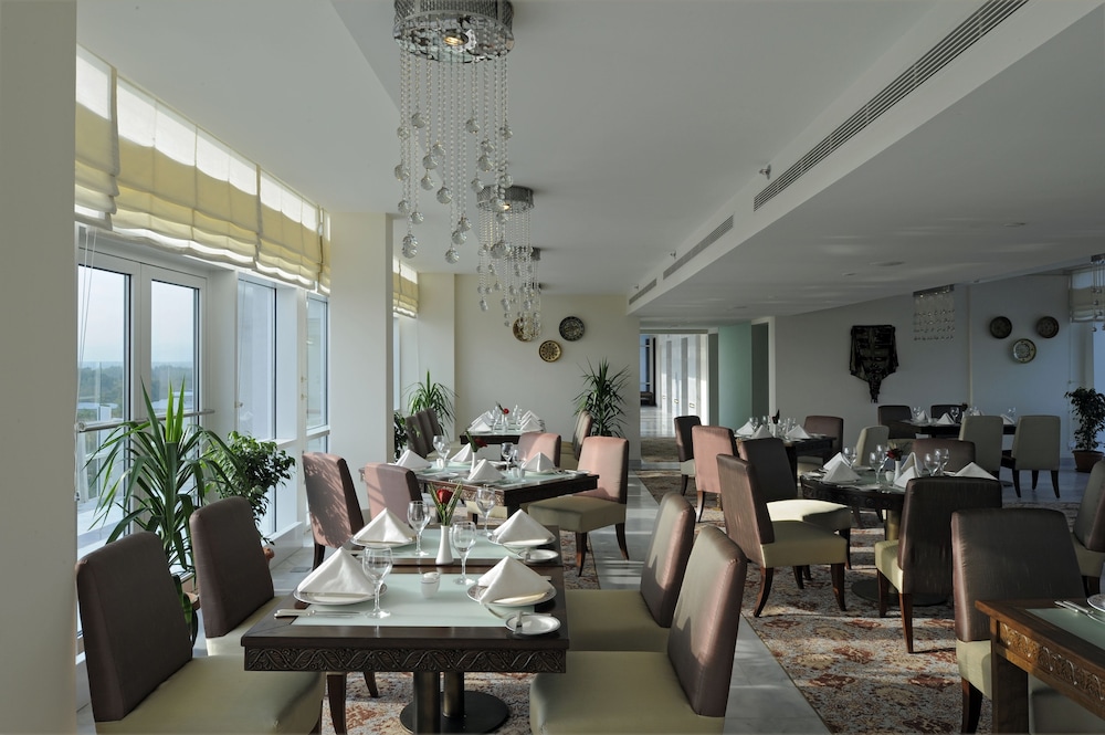 DUSHANBE SERENA HOTEL 56/70
