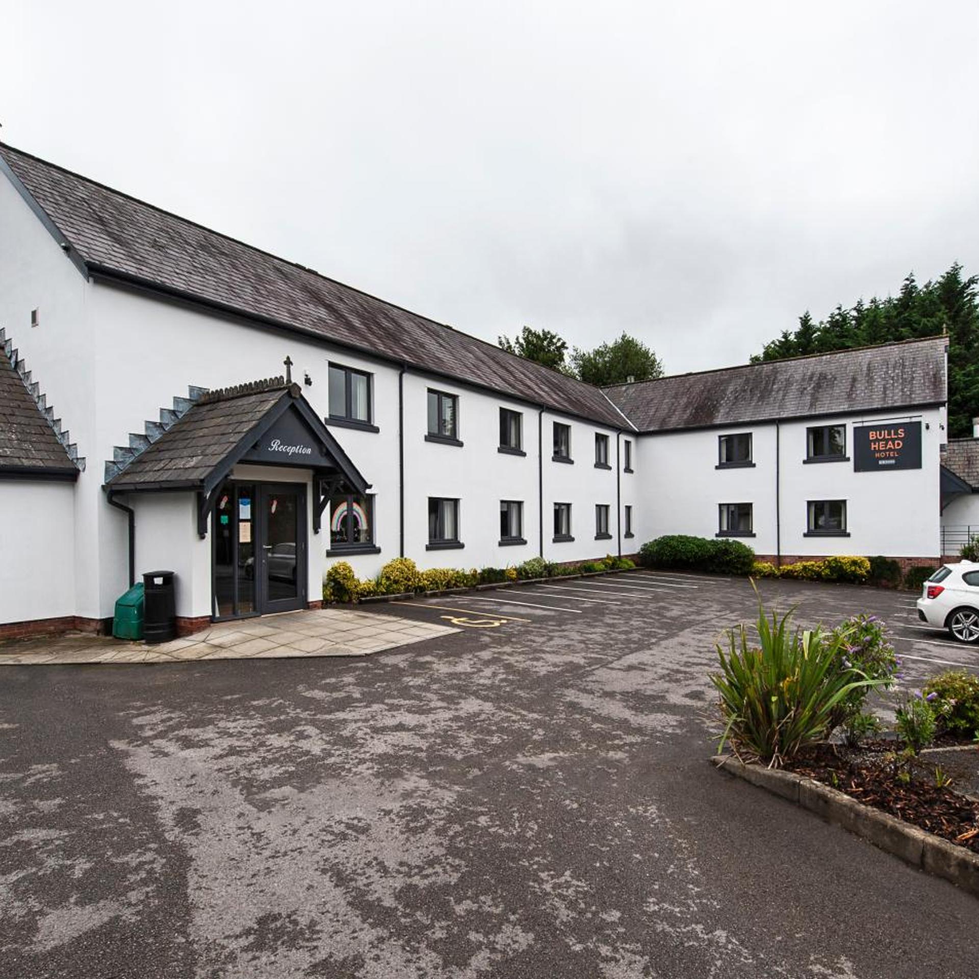 The Bulls Head Hotel 40/50
