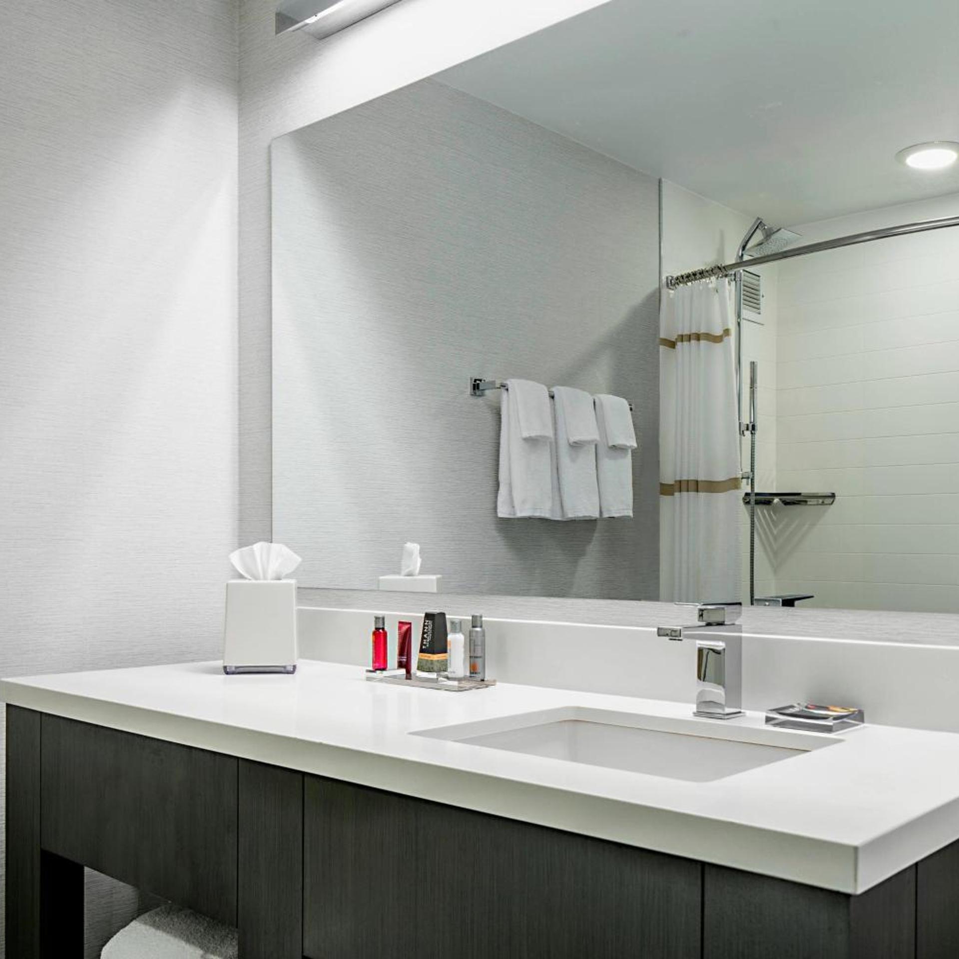 Room, 2 Double Beds, Concierge Level، Dfw Airport Marriott South 3/5