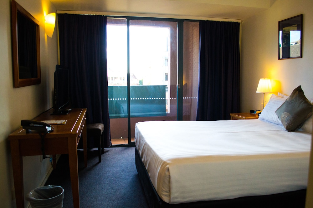 The Capitol Hotel 26/62
