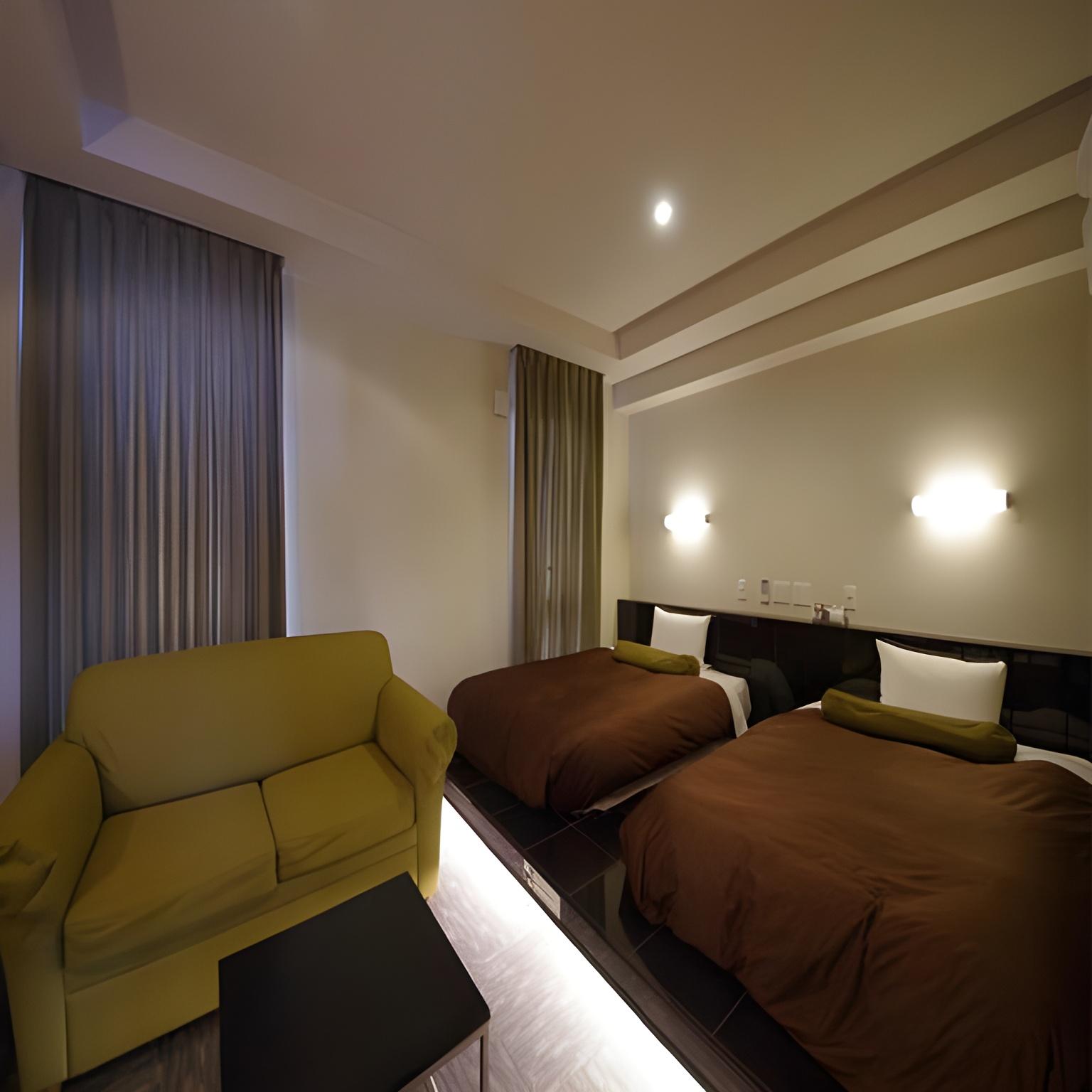 Premier, Twin Beds, Smoking