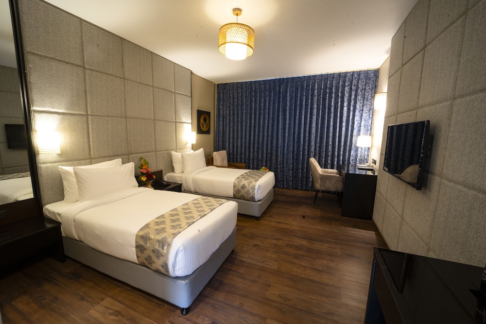 Essentia Luxury Hotel Indore 33/68