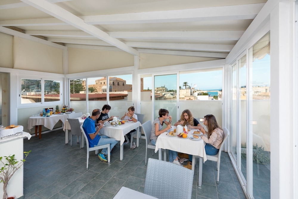 Hotel Biancolilla 22/40