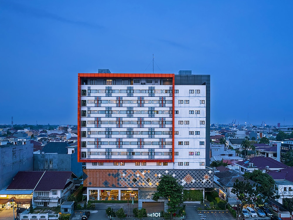 THE 1O1 PALEMBANG RAJAWALI 6/77