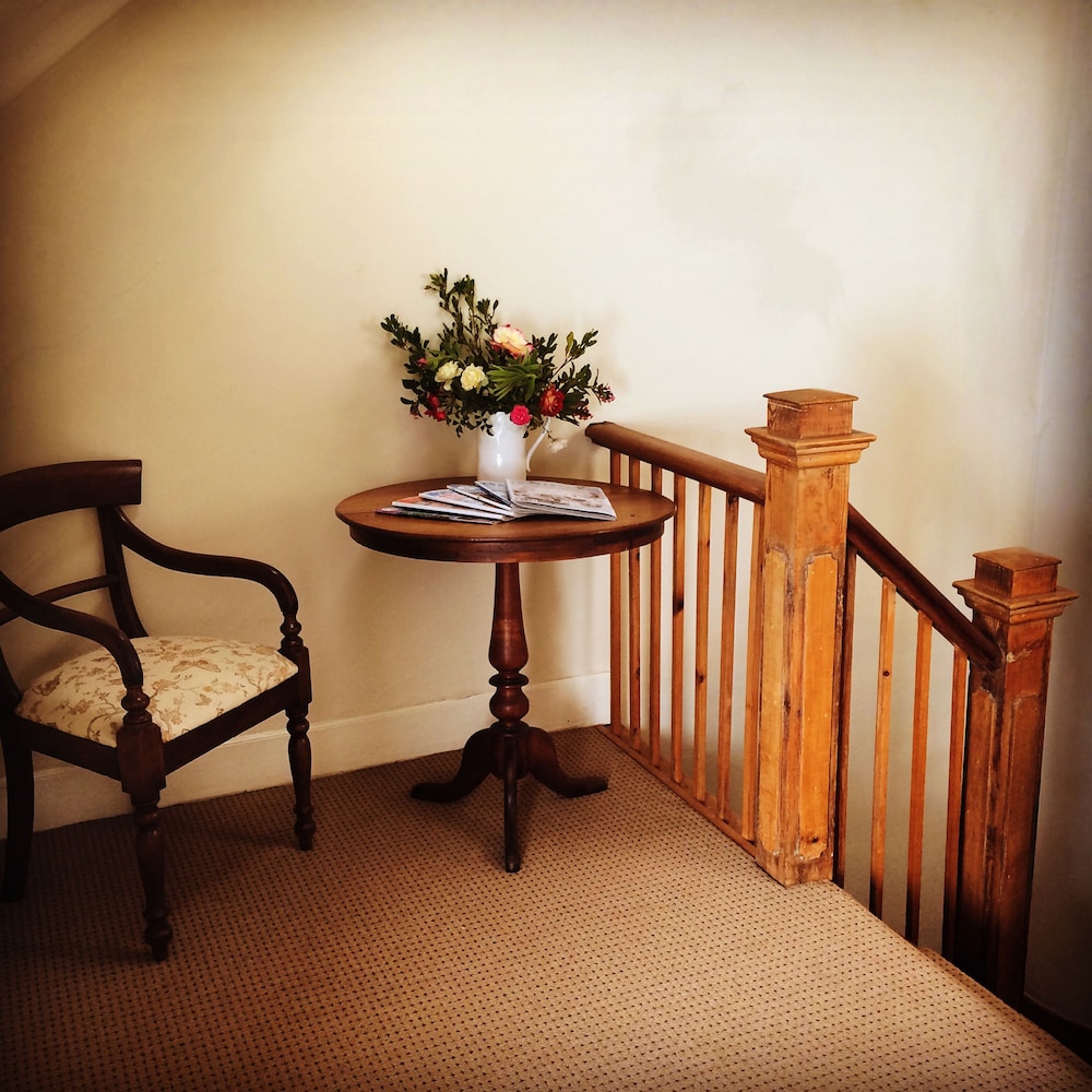 THE RACECOURSE INN 35/50