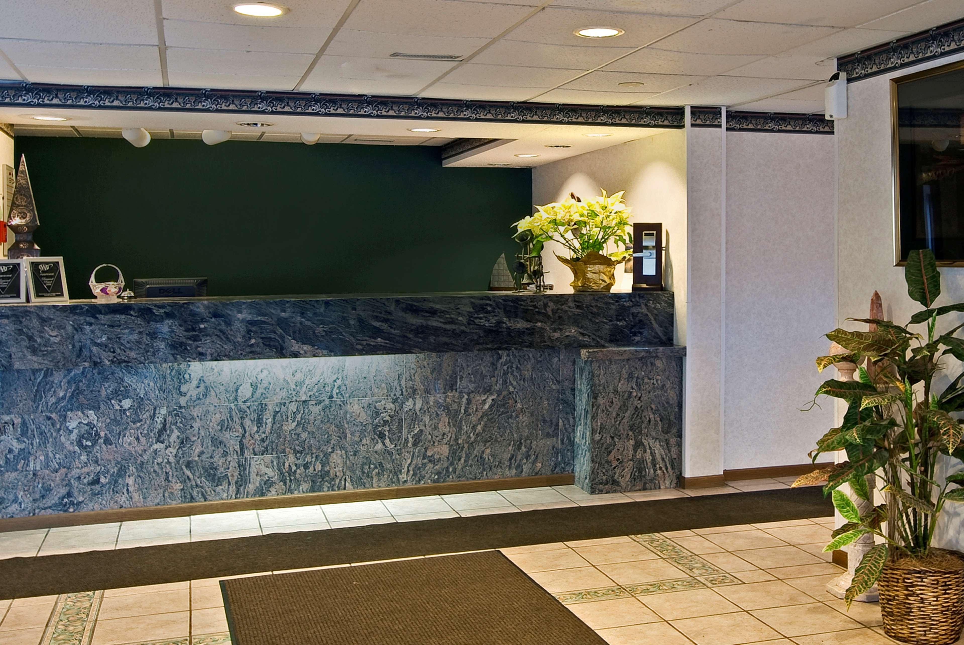 Americas Best Value Inn Suites Waukegan Gurnee 3/24