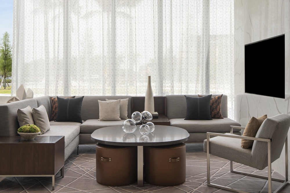 AC Hotel by Marriott Fort Lauderdale Sawgrass Mills/Sunrise 30/54