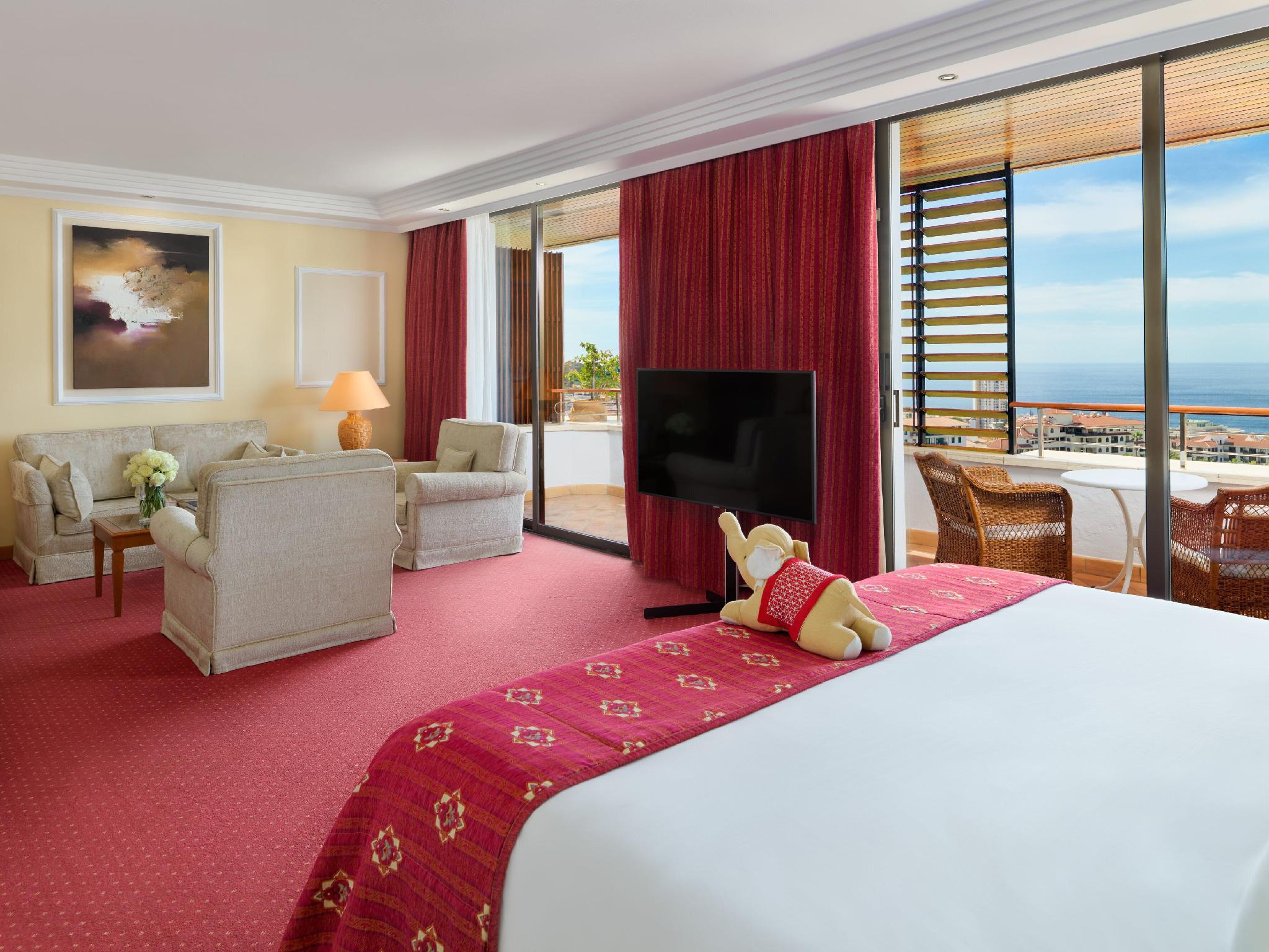 Ambassador, Junior Suite