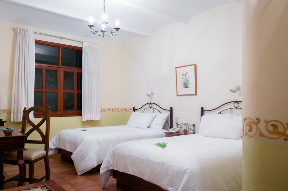 Hotel Boutique Casa los Cantaros 9/50
