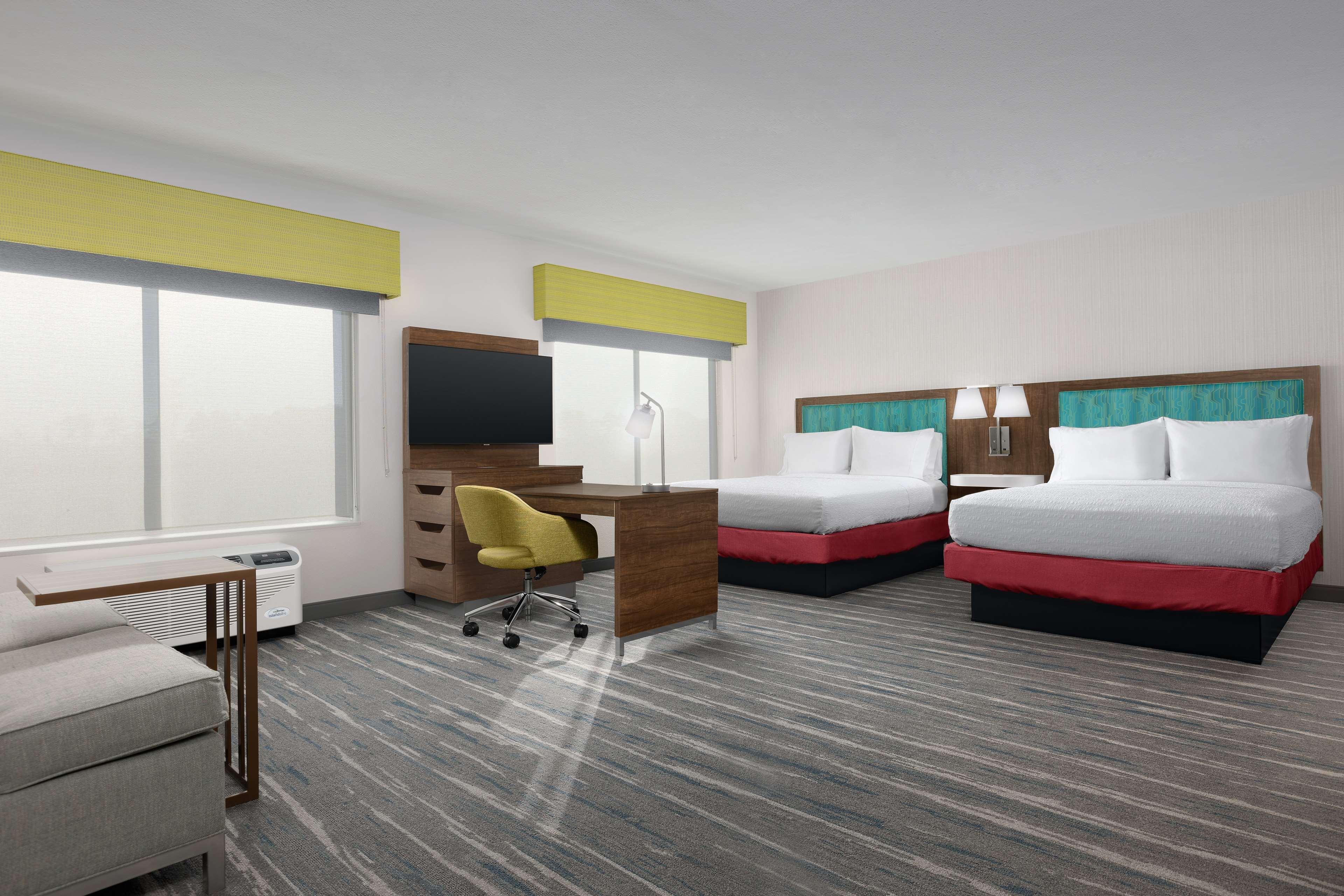 STUDIO, 2 QUEEN BEDS, SOFA, ACCESSIBLE