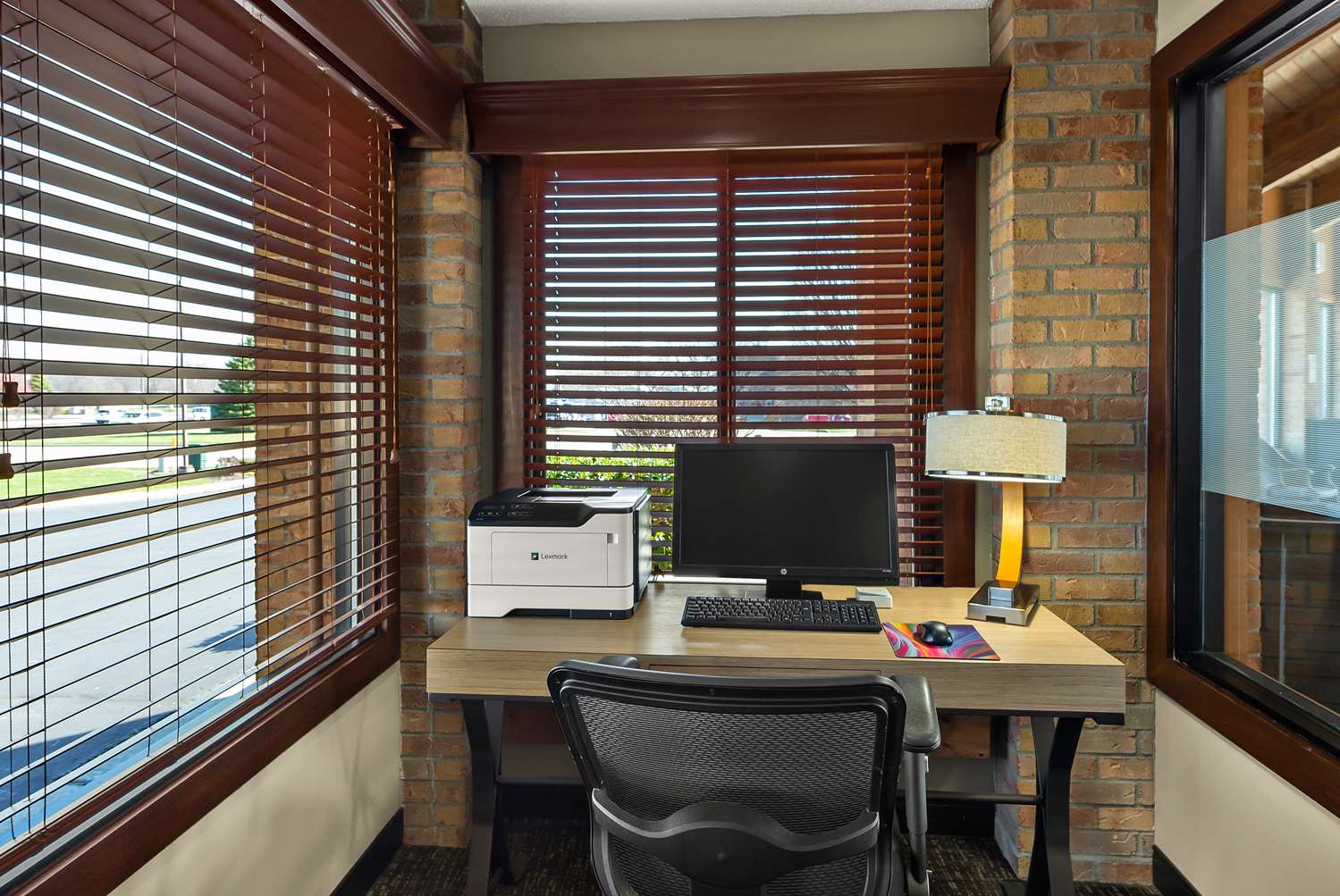 Best Western Lakewood Inn 35/37
