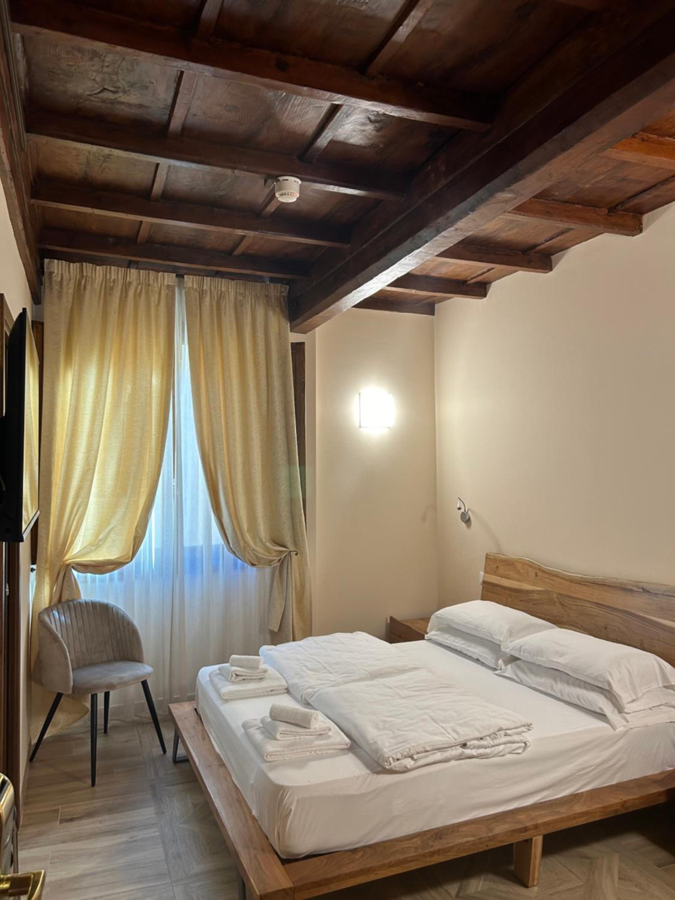 Deluxe, Double or Twin Bed, Le Due Fontane 2/8