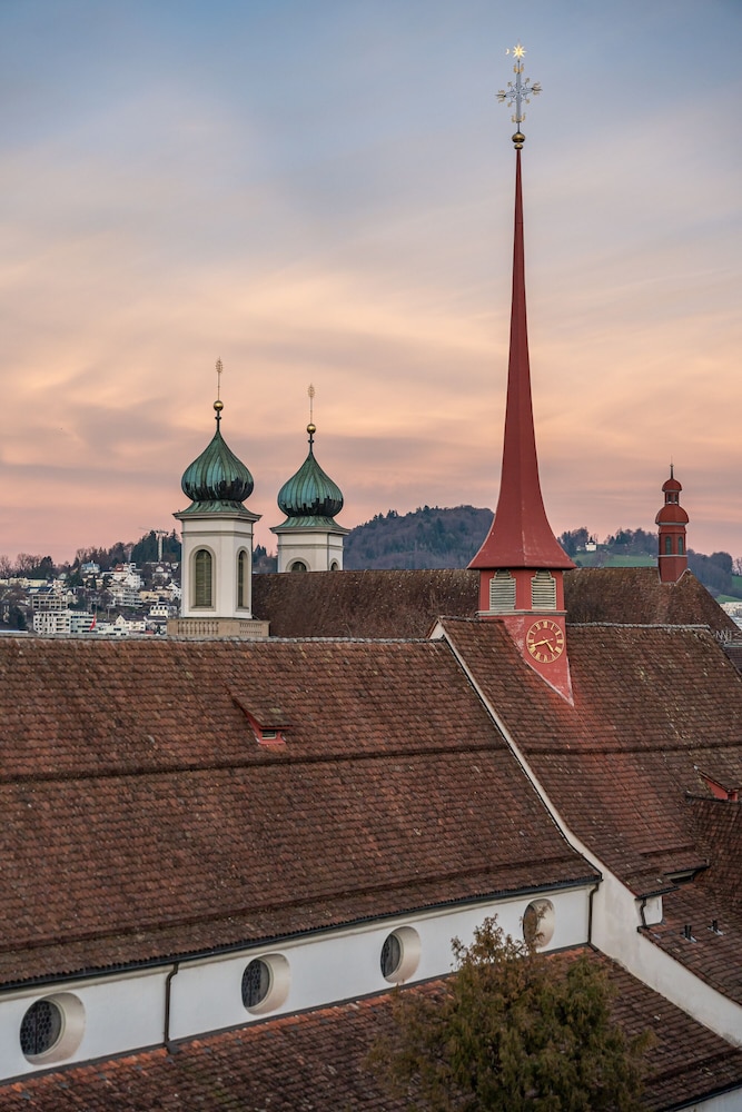 Stern (Hotel und Restaurant STERN Luzern) 42/50