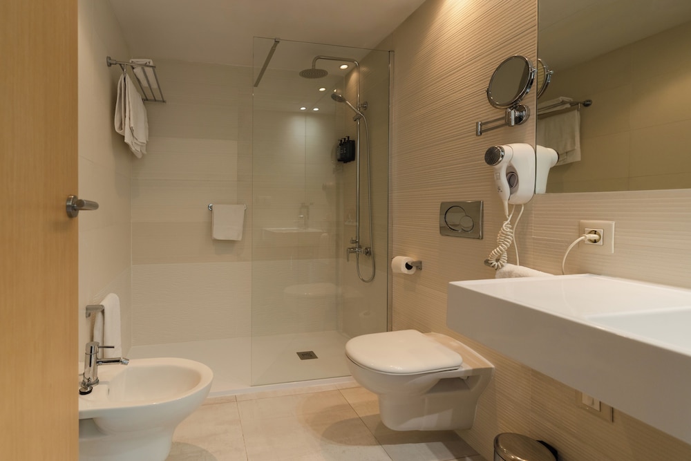Agora Spa And Resorts 56/57