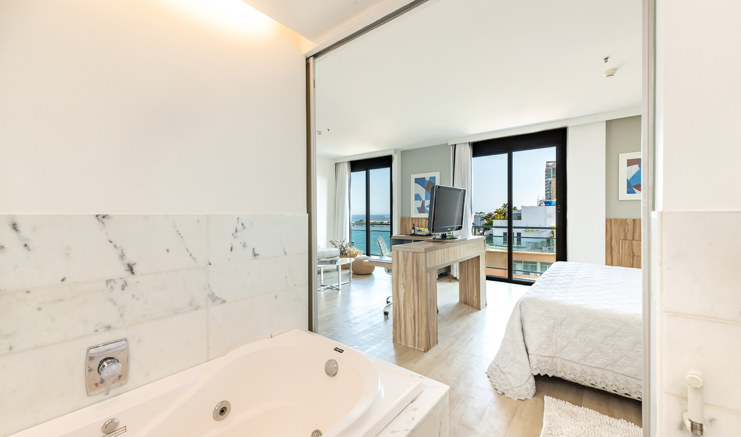 Junior Suite, Side Sea View